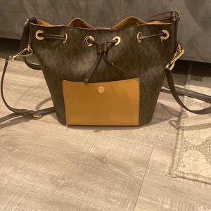 Michael Kors Bucket Bag